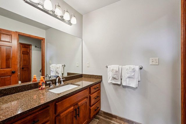 W170N5385 Ridgewood DRIVE, Menomonee Falls, WI 53051