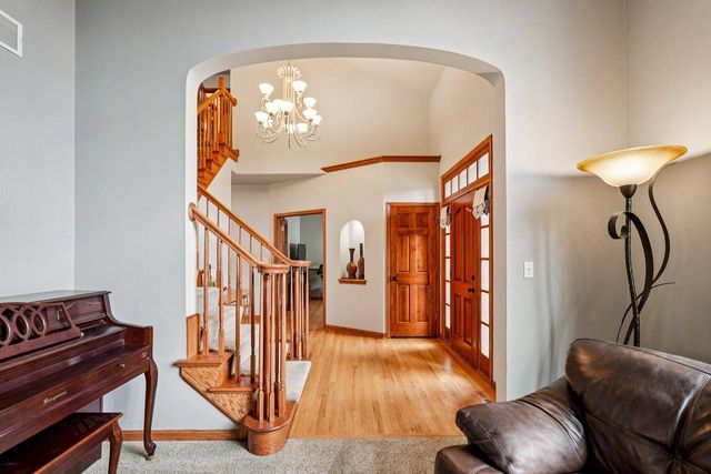 W170N5385 Ridgewood DRIVE, Menomonee Falls, WI 53051