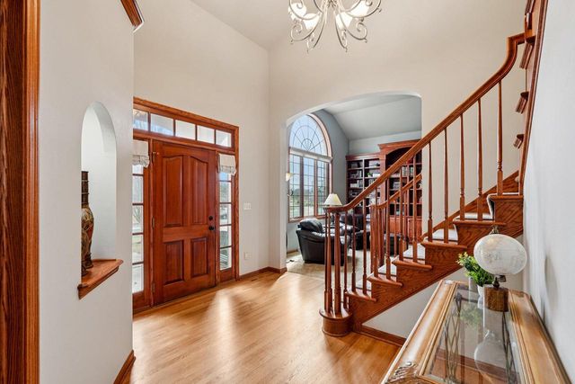 W170N5385 Ridgewood DRIVE, Menomonee Falls, WI 53051