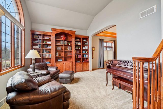 W170N5385 Ridgewood DRIVE, Menomonee Falls, WI 53051