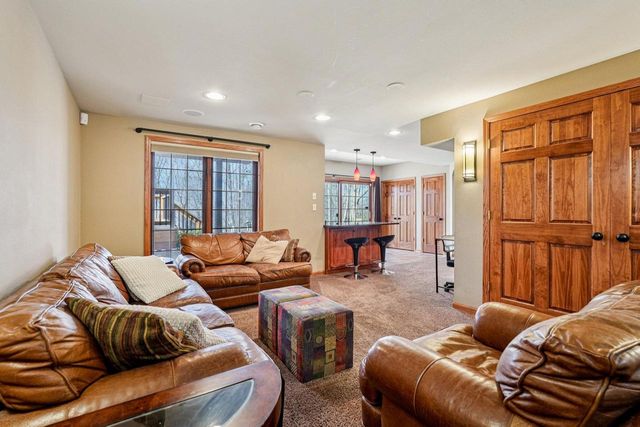 W170N5385 Ridgewood DRIVE, Menomonee Falls, WI 53051