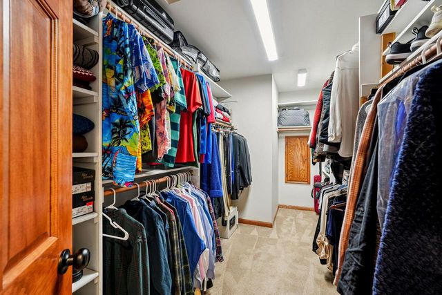 W170N5385 Ridgewood DRIVE, Menomonee Falls, WI 53051