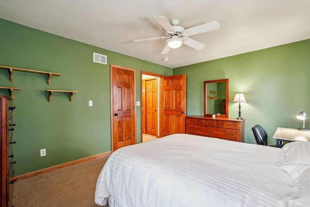 W170N5385 Ridgewood DRIVE, Menomonee Falls, WI 53051