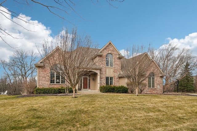 W170N5385 Ridgewood DRIVE, Menomonee Falls, WI 53051