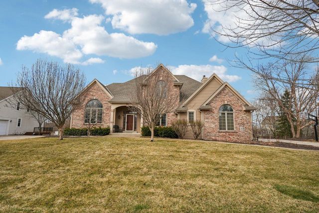 W170N5385 Ridgewood DRIVE, Menomonee Falls, WI 53051