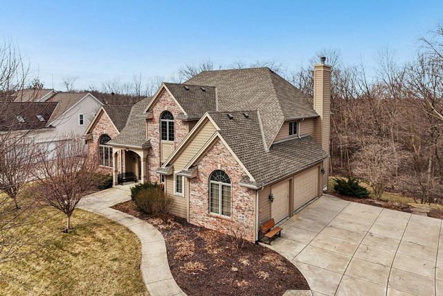 W170N5385 Ridgewood DRIVE, Menomonee Falls, WI 53051