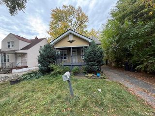 74 E Fairmount Avenue, Pontiac, MI 48340