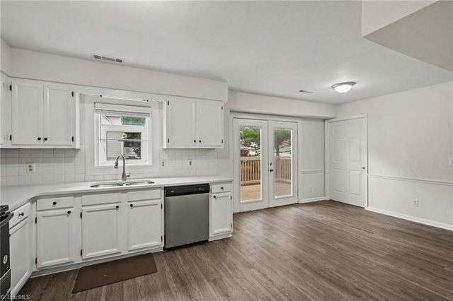 2500 Newington Court, Clemmons, NC 27012