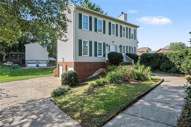 2500 Newington Court, Clemmons, NC 27012