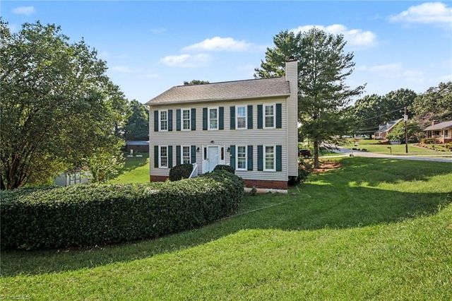 2500 Newington Court, Clemmons, NC 27012