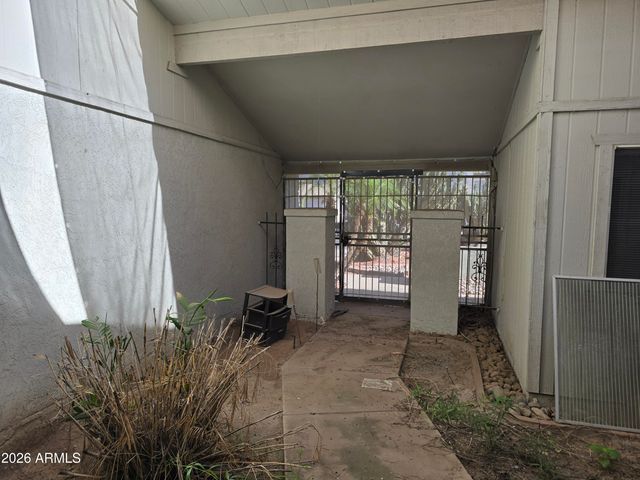 2431 W Crocus Drive, Phoenix, AZ 85023