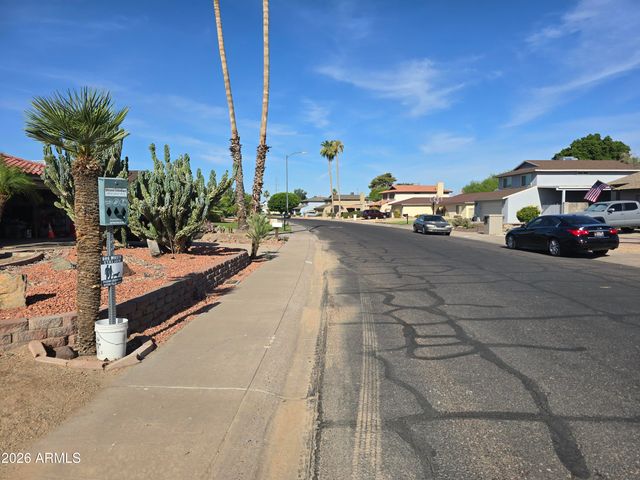 2431 W Crocus Drive, Phoenix, AZ 85023