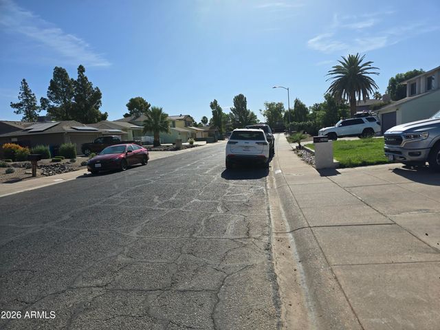 2431 W Crocus Drive, Phoenix, AZ 85023