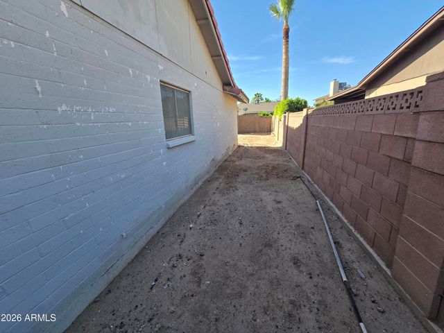 2431 W Crocus Drive, Phoenix, AZ 85023