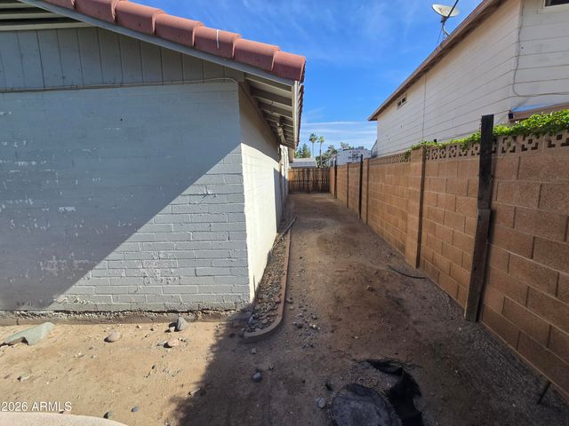 2431 W Crocus Drive, Phoenix, AZ 85023