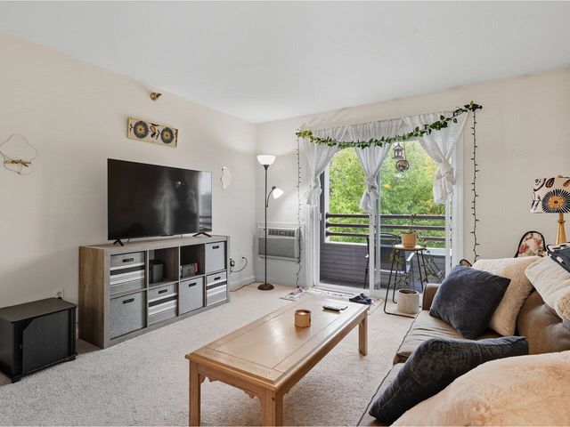 305 Lime Kiln Rd Apt 350, South Burlington, VT 05403