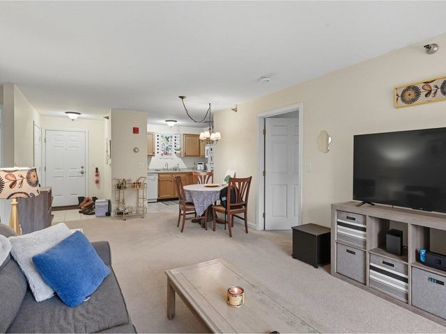 305 Lime Kiln Rd Apt 350, South Burlington, VT 05403