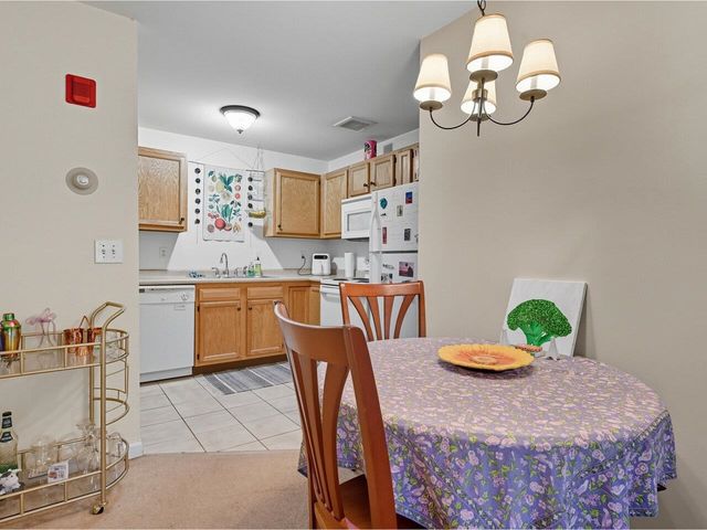 305 Lime Kiln Rd Apt 350, South Burlington, VT 05403