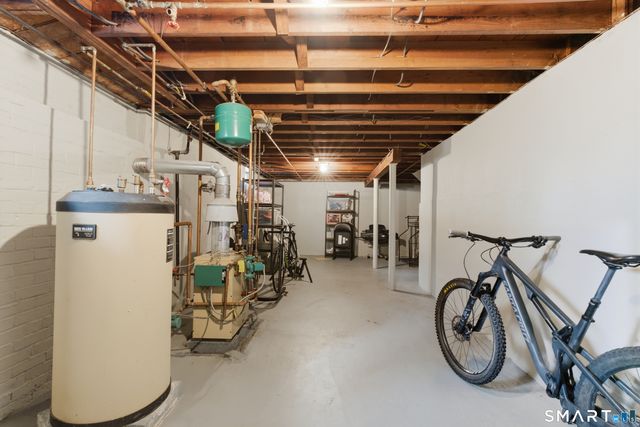 22 Crocker Avenue, West Hartford, CT 06110