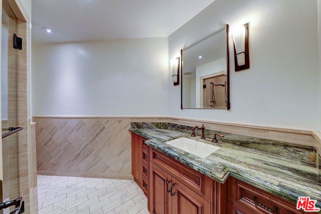 209 S Anita Avenue, Los Angeles, CA 90049