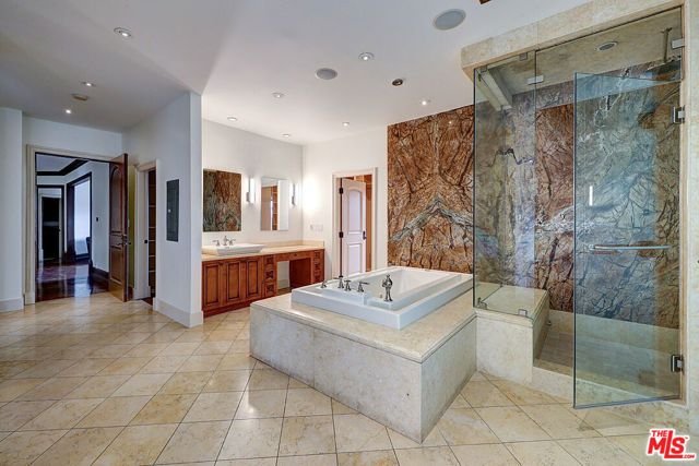 209 S Anita Avenue, Los Angeles, CA 90049