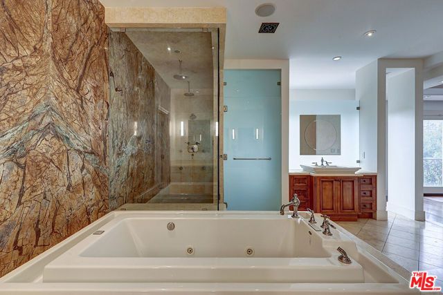 209 S Anita Avenue, Los Angeles, CA 90049