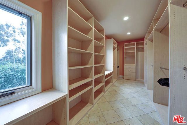 209 S Anita Avenue, Los Angeles, CA 90049