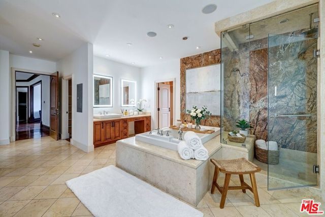 209 S Anita Avenue, Los Angeles, CA 90049