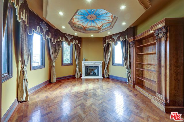 209 S Anita Avenue, Los Angeles, CA 90049