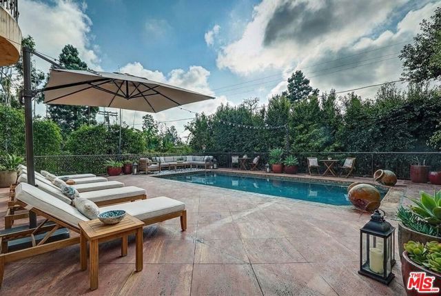 209 S Anita Avenue, Los Angeles, CA 90049