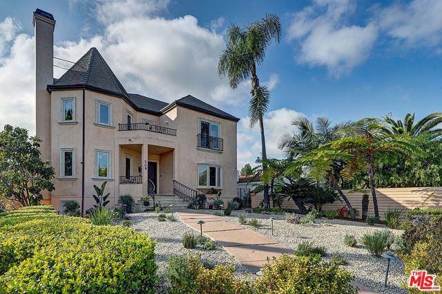 209 S Anita Avenue, Los Angeles, CA 90049