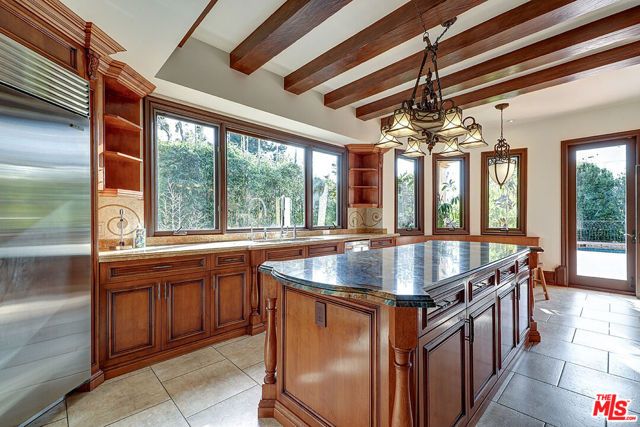 209 S Anita Avenue, Los Angeles, CA 90049