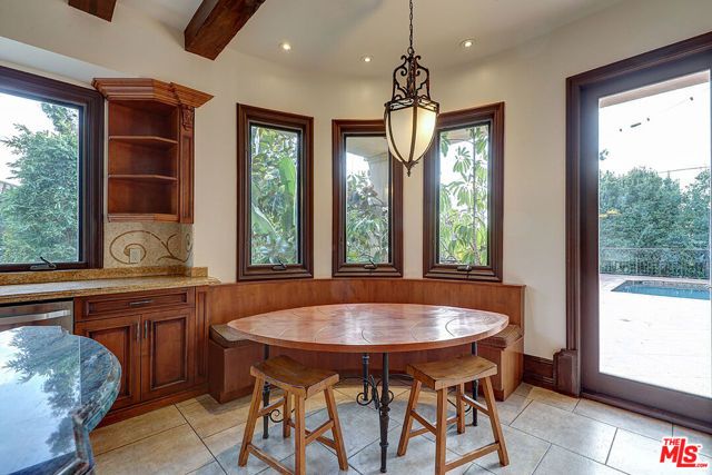 209 S Anita Avenue, Los Angeles, CA 90049