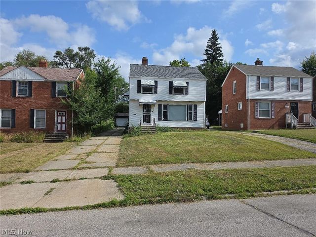 17425 Throckley Avenue, Cleveland, OH 44128