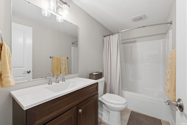 14732 Amera Circle, Fort Wayne, IN 46845