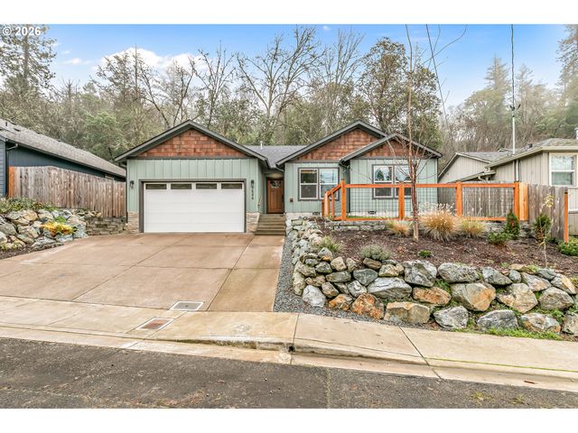 1546 POPLAR Dr, Grants Pass, OR 97527
