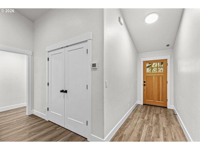 1546 POPLAR Dr, Grants Pass, OR 97527