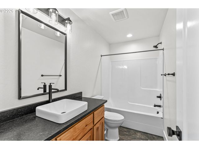 1546 POPLAR Dr, Grants Pass, OR 97527