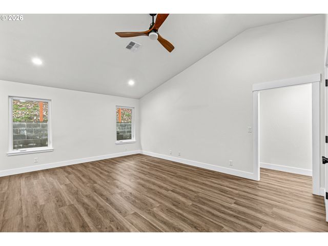 1546 POPLAR Dr, Grants Pass, OR 97527