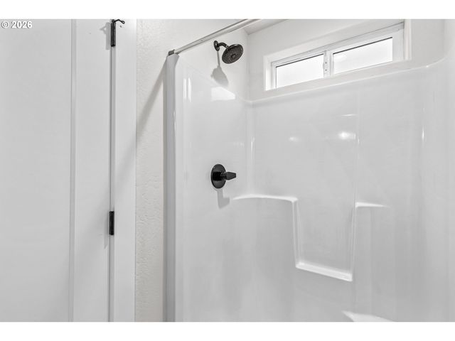 1546 POPLAR Dr, Grants Pass, OR 97527