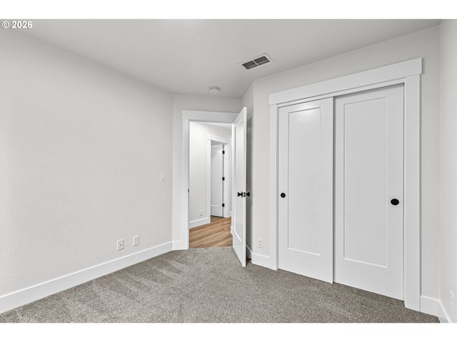 1546 POPLAR Dr, Grants Pass, OR 97527