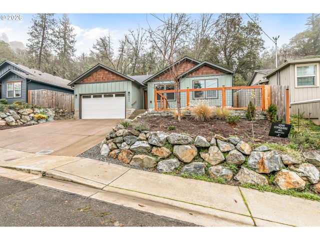 1546 POPLAR Dr, Grants Pass, OR 97527