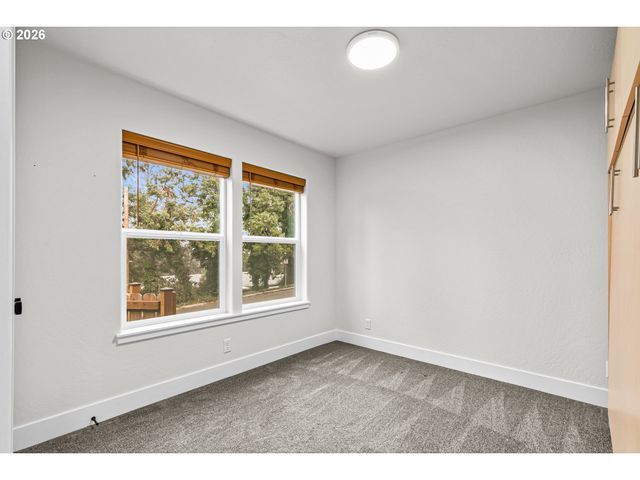 1546 POPLAR Dr, Grants Pass, OR 97527