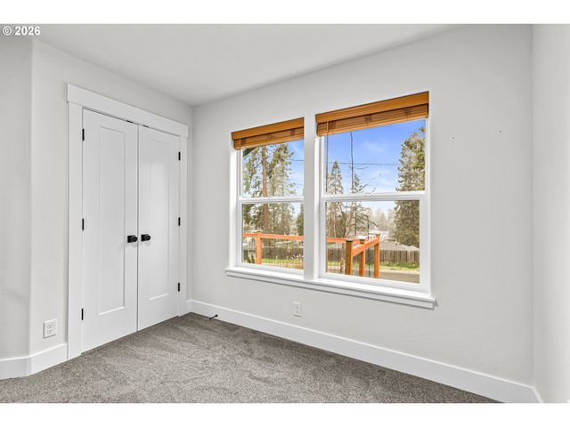 1546 POPLAR Dr, Grants Pass, OR 97527