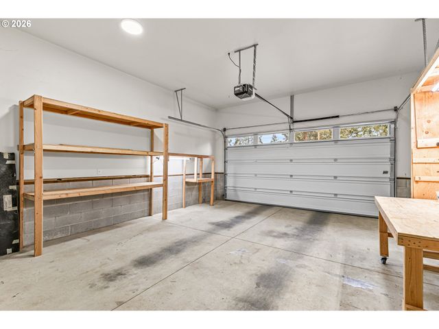 1546 POPLAR Dr, Grants Pass, OR 97527