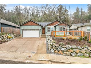 1546 POPLAR Dr, Grants Pass, OR 97527
