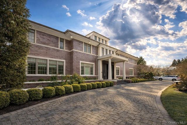 865 Barberry Lane, Woodsburgh, NY 11598