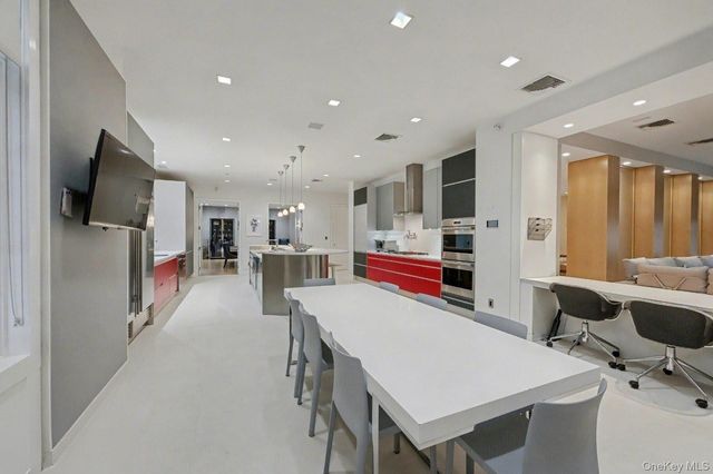 865 Barberry Lane, Woodsburgh, NY 11598