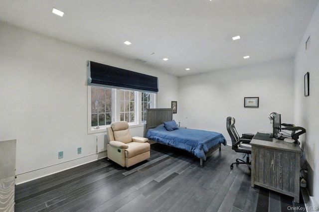 865 Barberry Lane, Woodsburgh, NY 11598