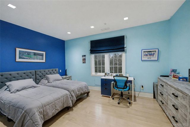 865 Barberry Lane, Woodsburgh, NY 11598